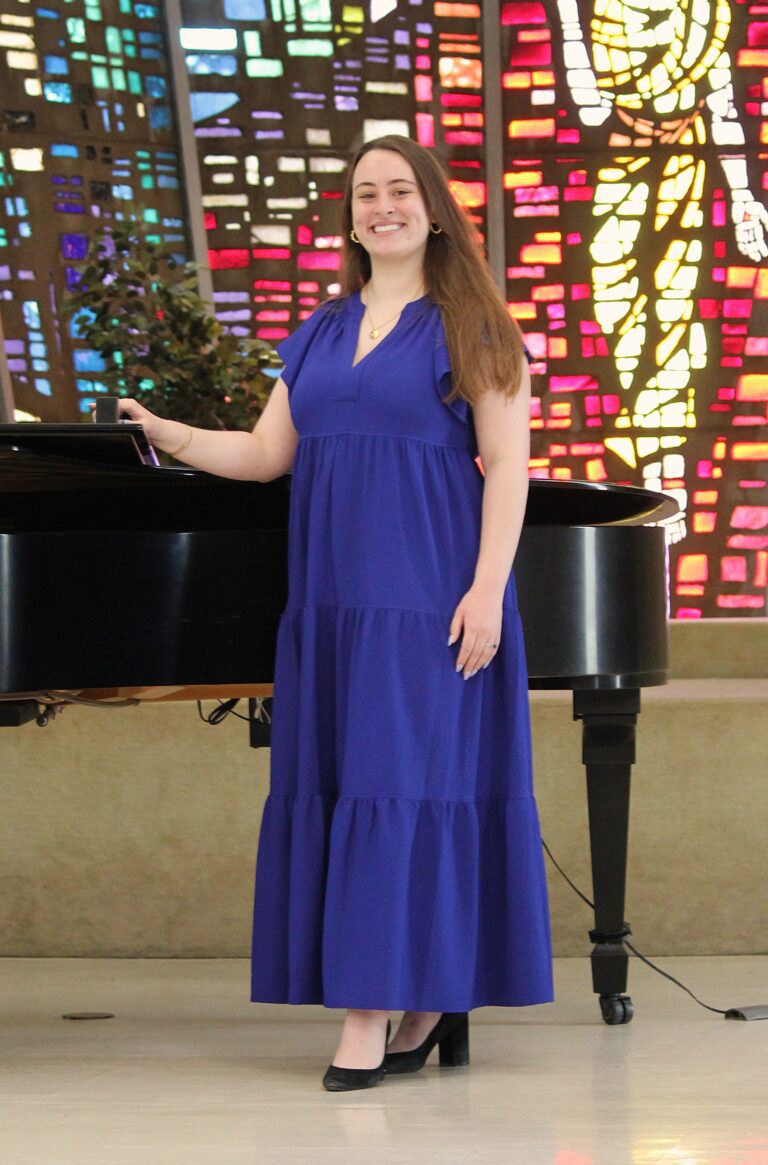 2025 Elizabeth Button hi